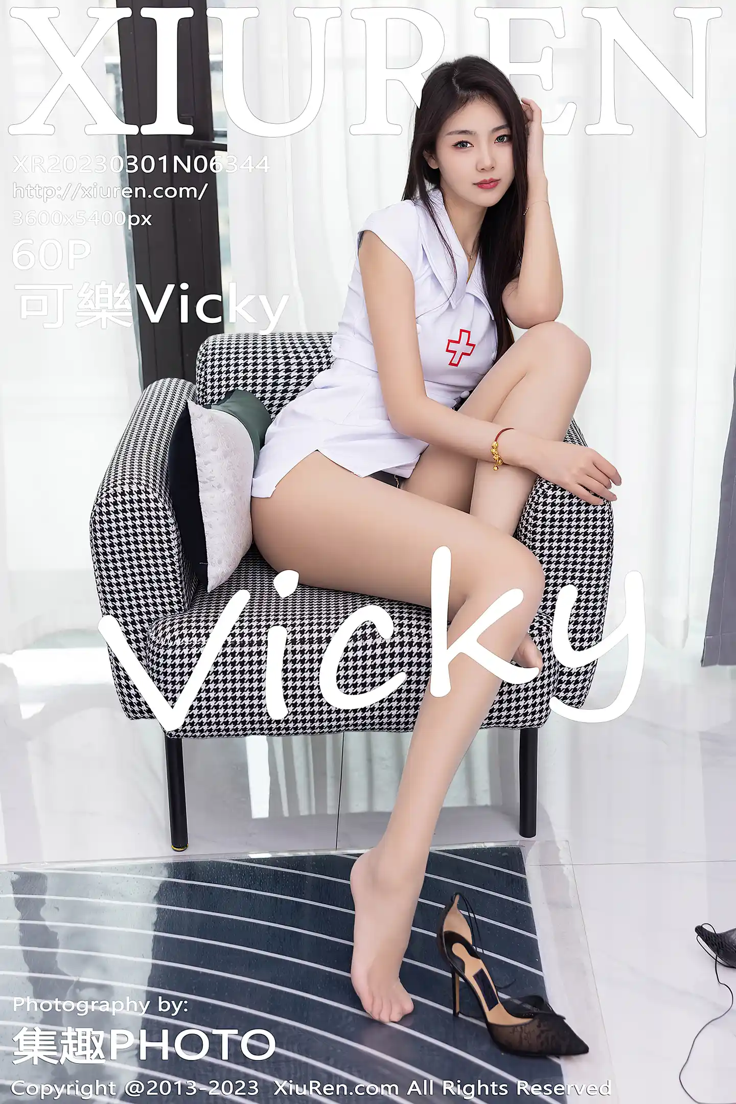 [XiuRen秀人网]No.6344_模特可乐Vicky黑色露肩连衣短裙配超薄黑丝秀翘臀美腿诱惑写真60P-秀人网 - XiuRen.Space
